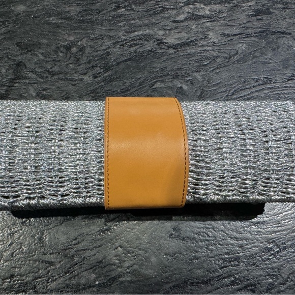 Tory Burch rattan silver clutch NWOT - Picture 2 of 4